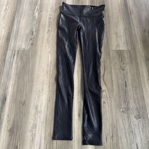 SPANX Women’s Blue Faux Leather Comfort Travel Athleisure Leggings Size xS